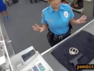 Stor pupper politiet offiser pawns henne fitte og knullet