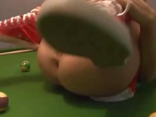 Exposing slit on a billiard table