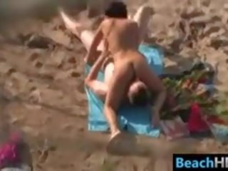 Пара справи a 69 на в пляж