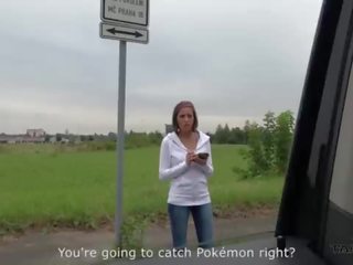 Stupendous heet pokemon jager rondborstig femme fatale convinced naar neuken vreemdeling in driving busje