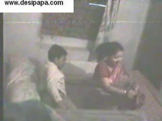 इंडियन pair secretly फिल्माया में उनके बेडरूम निगलने और होने सेक्स चलचित्र प्रत्येक अन्य